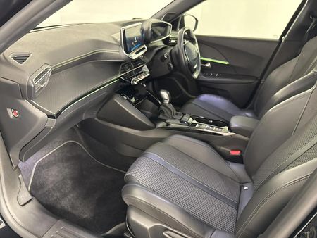 2022-Peugeot-2008-GT-12T-Auto_7
