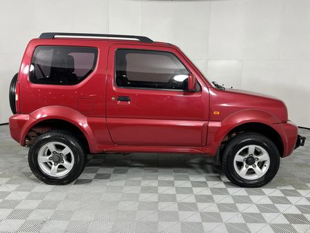 2012-Suzuki-Jimny-13_11