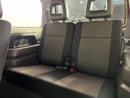 2012-Suzuki-Jimny-13_2