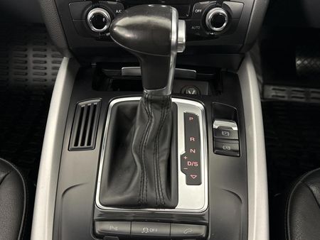 2016-Audi-Q5-20-TDI-quattro-S-Auto_10