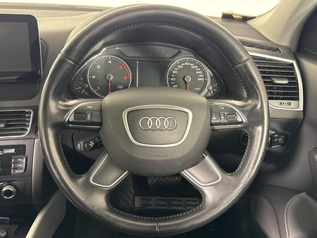 2016-Audi-Q5-20-TDI-quattro-S-Auto_11