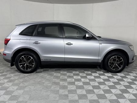 2016-Audi-Q5-20-TDI-quattro-S-Auto_16