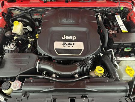2014-Jeep-Wrangler-36-V6-Sahara-2-dr-Auto_12