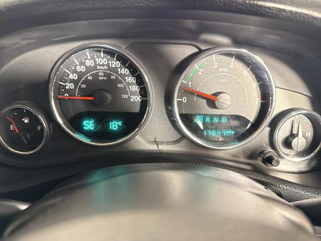 2014-Jeep-Wrangler-36-V6-Sahara-2-dr-Auto_2