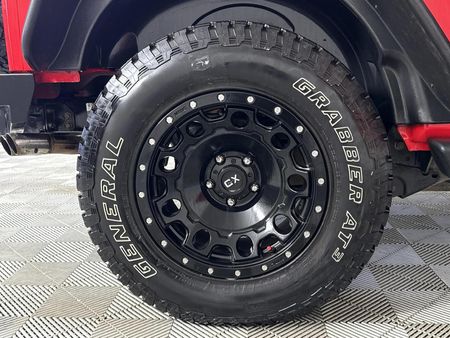 2014-Jeep-Wrangler-36-V6-Sahara-2-dr-Auto_5
