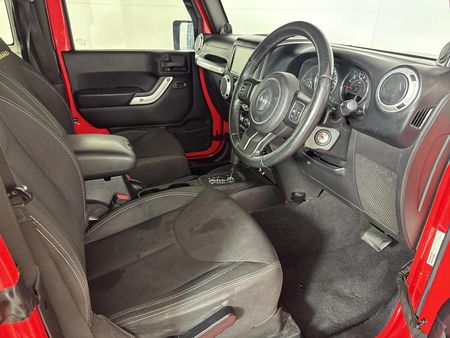 2014-Jeep-Wrangler-36-V6-Sahara-2-dr-Auto_8