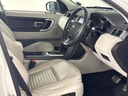 2019-Land-Rover-Discovery-Sport-20i4-D-HSE_9