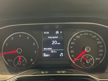 2018-Volkswagen-Polo-10-TSI-Highline-Auto-85kW_2