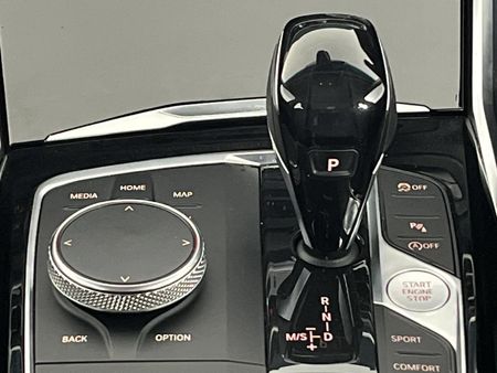 2019-BMW-3-Series-320d_10