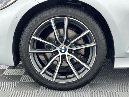 2019-BMW-3-Series-320d_4