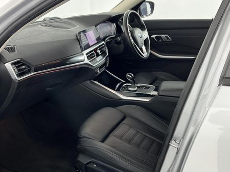 2019-BMW-3-Series-320d_8