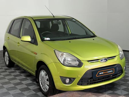 2010-Ford-Figo-14-Trend_15