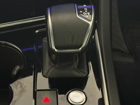 2019-Volkswagen-Touareg-30-TDI-V6-Executive_10
