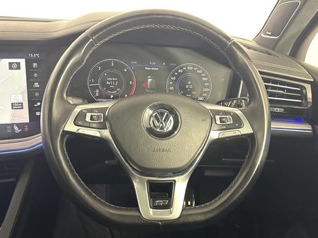 2019-Volkswagen-Touareg-30-TDI-V6-Executive_13