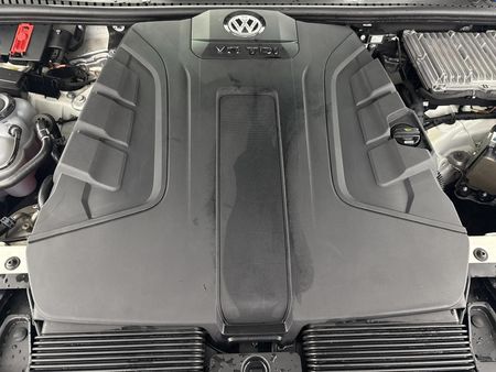 2019-Volkswagen-Touareg-30-TDI-V6-Executive_14
