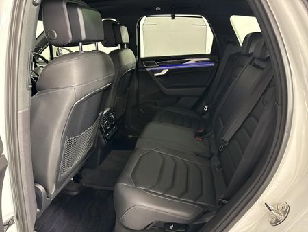 2019-Volkswagen-Touareg-30-TDI-V6-Executive_3