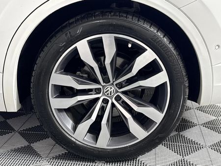 2019-Volkswagen-Touareg-30-TDI-V6-Executive_6