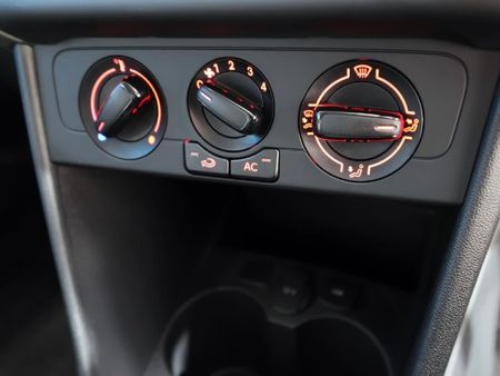 2026-Volkswagen-Polo-Vivo-14-Life_17