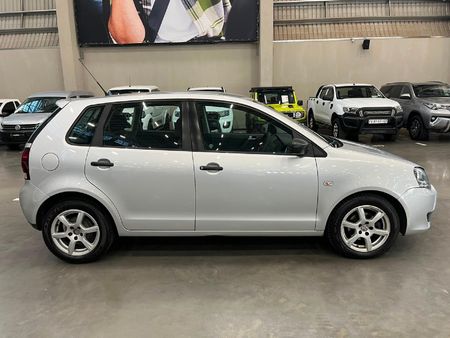 2015-Volkswagen-Polo-Vivo-GP-14-Blueline-5-dr_1