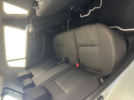 2025-Suzuki-Swift-12-GL_13