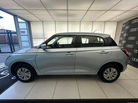 2025-Suzuki-Swift-12-GL_6