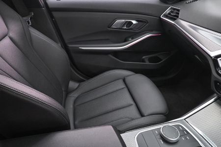 2022-BMW-3-Series-318i-M-Sport-Launch-Edition-Auto_10