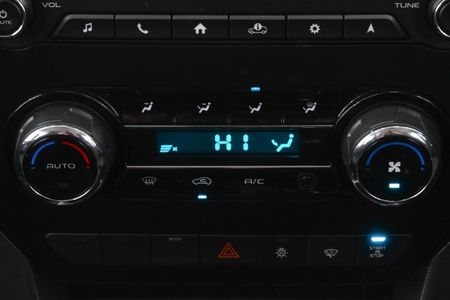 2023-Mahindra-Pik-Up-22-mHawk-S10-Double-Cab_14