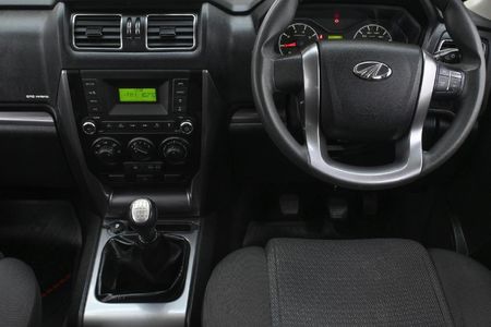 2021-Mahindra-Pik-Up-22-mHawk-S6-Double-Cab_8