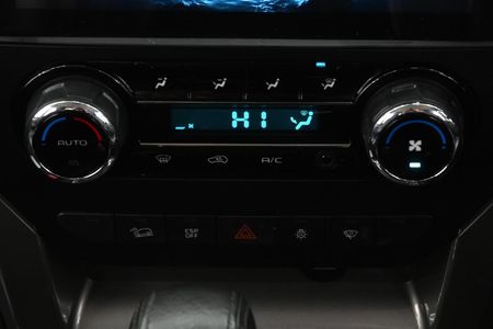 2023-Mahindra-Pik-Up-22-mHawk-S11-Dawn-4x4-Auto-Double-Cab_14