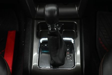 2023-Mahindra-Pik-Up-22-mHawk-S11-Dawn-4x4-Auto-Double-Cab_15