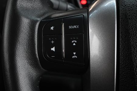 2023-Mahindra-Pik-Up-22-mHawk-S11-Dawn-4x4-Auto-Double-Cab_17