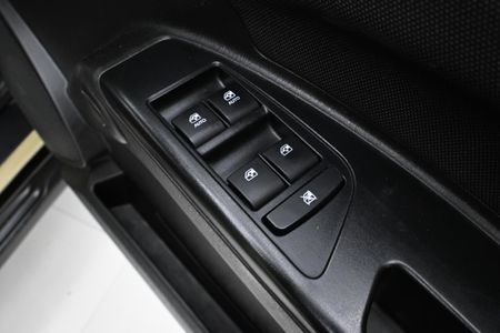 2023-Mahindra-Pik-Up-22-mHawk-S11-Dawn-4x4-Auto-Double-Cab_19