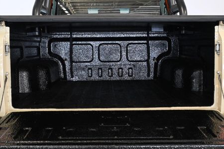 2023-Mahindra-Pik-Up-22-mHawk-S11-Dawn-4x4-Auto-Double-Cab_22