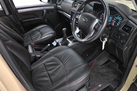 2023-Mahindra-Pik-Up-22-mHawk-S11-Dawn-4x4-Auto-Double-Cab_6