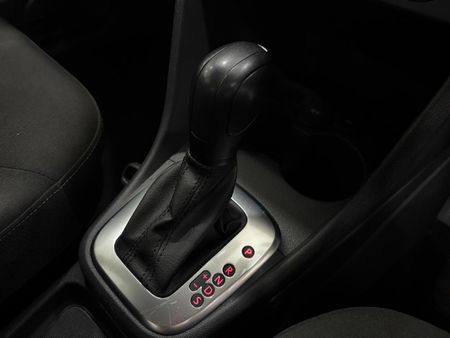 2025-Volkswagen-Polo-Vivo-16-Life_5