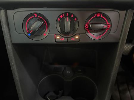 2025-Volkswagen-Polo-Vivo-16-Life_6