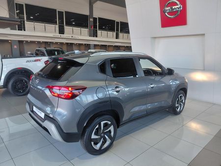 2025-Nissan-Magnite-10-Visia-AMT_5