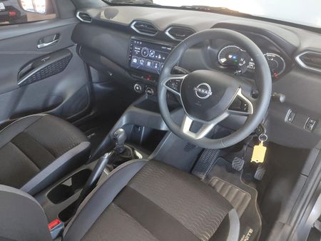2025-Nissan-Magnite-10-Visia-AMT_8