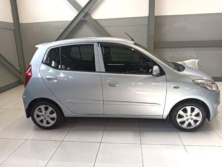 2013-Hyundai-i10-125-GLS-Fluid_11