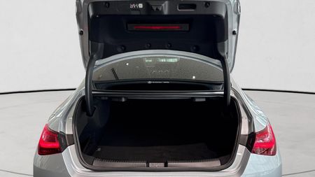2025-Mercedes-Benz-CLA-200-Progressive_9