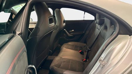 2025-Mercedes-Benz-CLA-200-Progressive_13