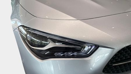 2025-Mercedes-Benz-CLA-200-Progressive_14