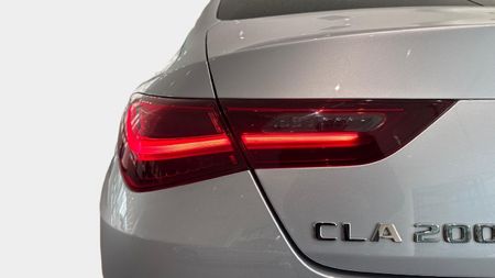 2025-Mercedes-Benz-CLA-200-Progressive_15