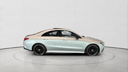 2025-Mercedes-Benz-CLA-200-Progressive_7