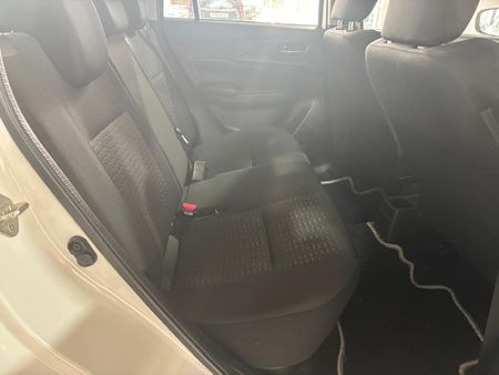 2025-Suzuki-Swift-12-GL_16