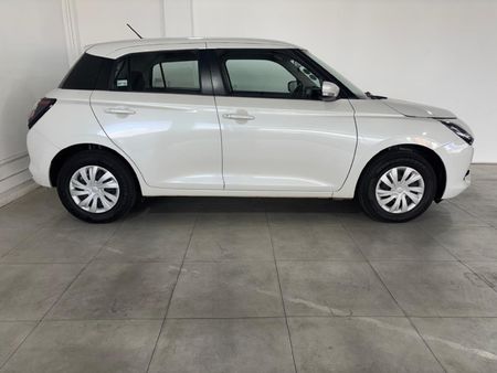 2025-Suzuki-Swift-12-GL_4