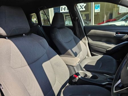 2023-Toyota-Corolla-Cross-18-XI_14