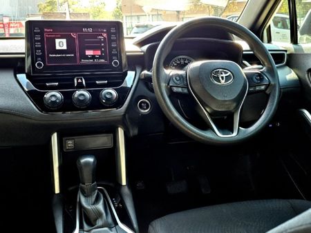 2023-Toyota-Corolla-Cross-18-XI_17