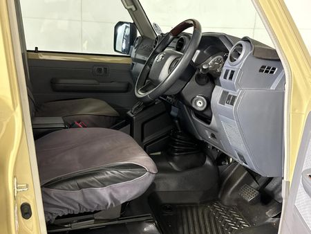 2025-Toyota-Land-Cruiser-79-28-GD-6-Auto-Double-Cab_9