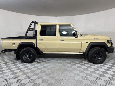 2025-Toyota-Land-Cruiser-79-28-GD-6-Auto-Double-Cab_16